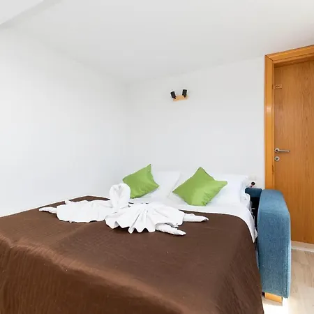 Ana Apartamento *